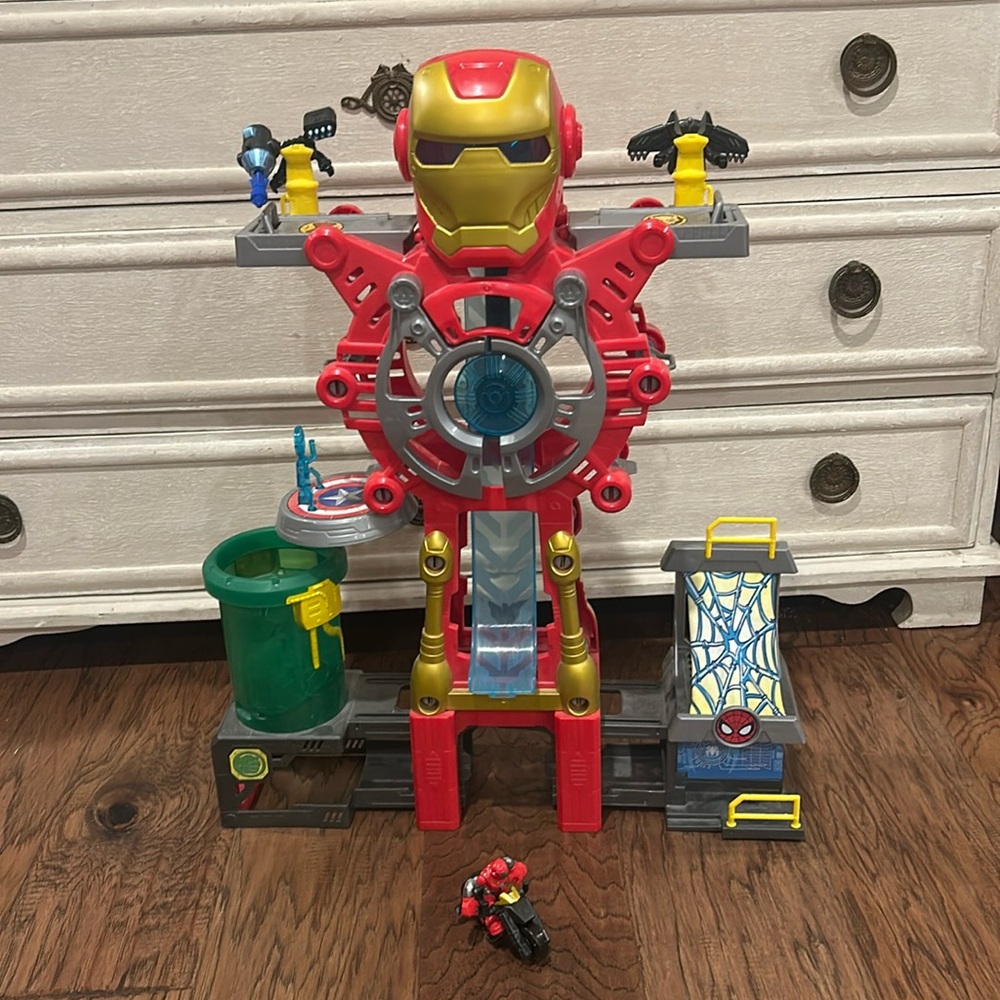 EUC Playskool Heroes Marvel Super Hero Adventures Iron Man Headquarters Playset